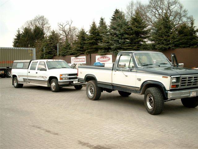 MARTINS RANCH F250 vs Chevy Dually 